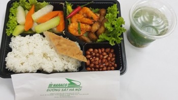 dich vu an uong tren tau bac nam 5