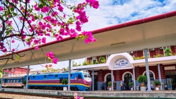 Từ 28/8 chính thức khai thác tuyến tàu du lịch Huế - Phong Nha